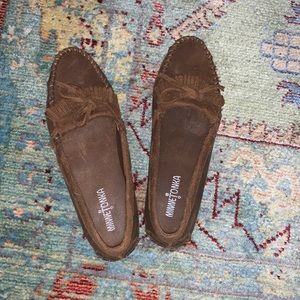 Minnetonka women’s moccasins leather size 8.5